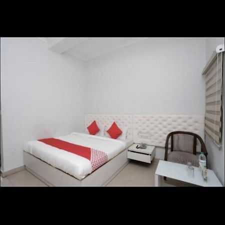Hotel Valentine Muzaffarnagar Eksteriør billede