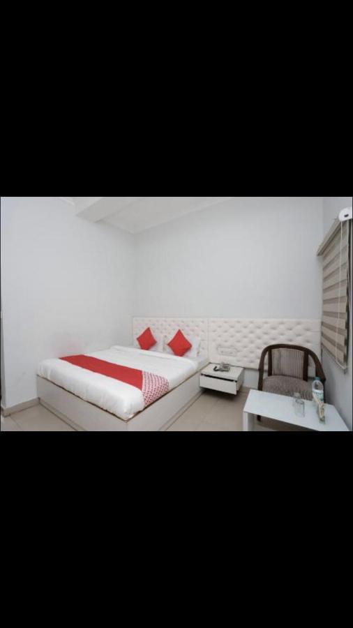 Hotel Valentine Muzaffarnagar Eksteriør billede