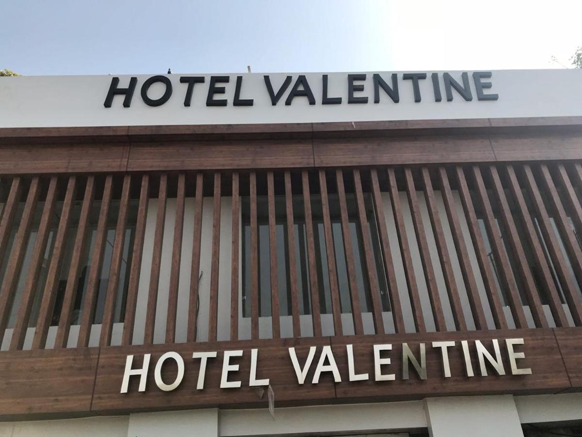 Hotel Valentine Muzaffarnagar Eksteriør billede